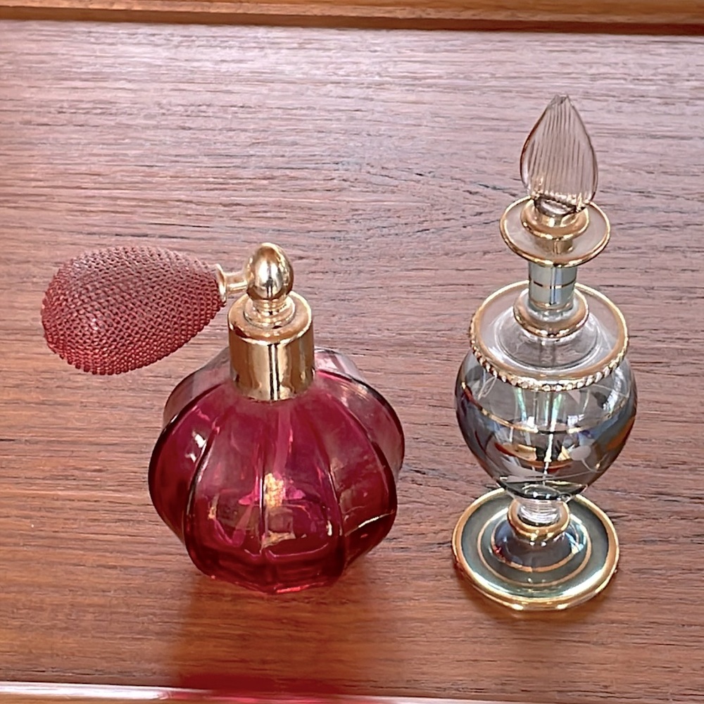 VTG Set of Perfume Bottles